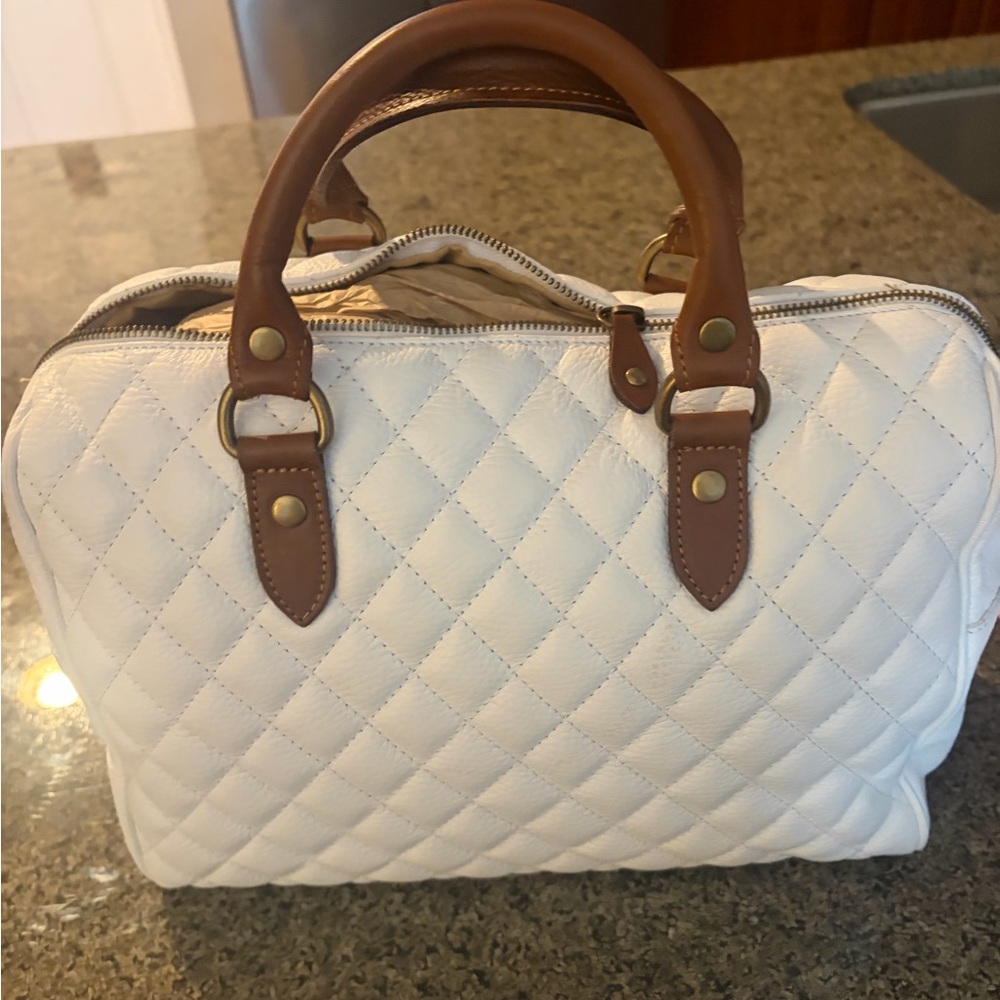 Elegant White italian leather Handbag with Brown Accents smoke pet free